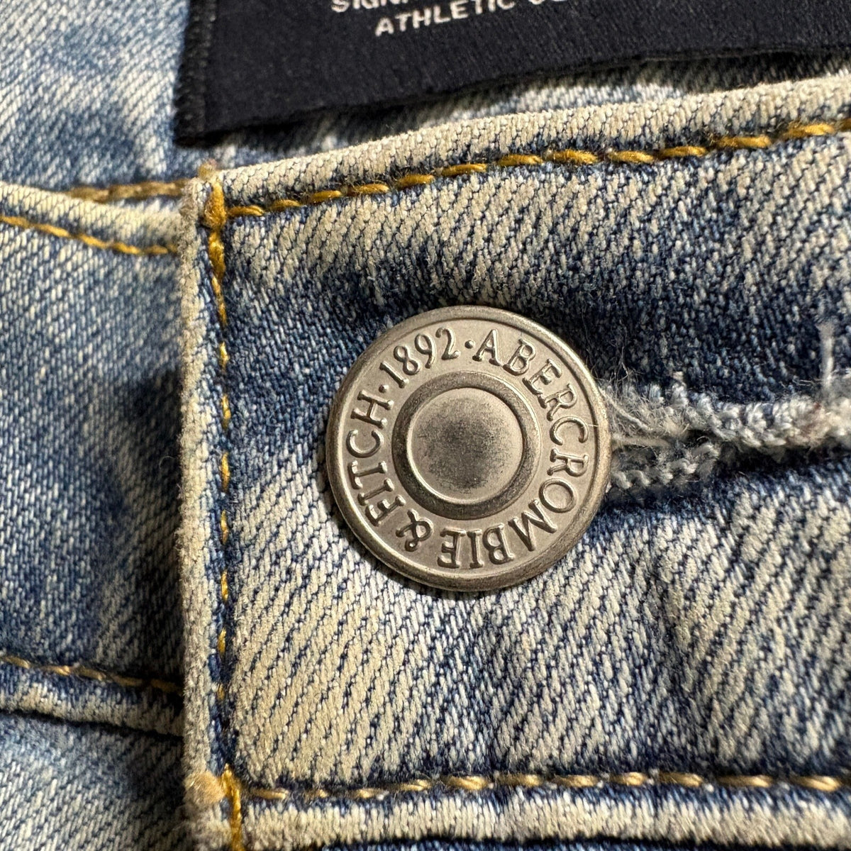 Abercrombie & Fitch Mens Athletic Slim Stretch Jeans Light Wash Size 34 x 32