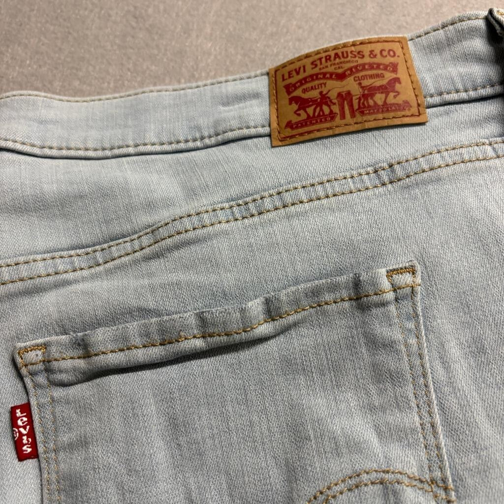 Levi's 724 High Rise Straight Jeans Womens 20W Light Wash Blue Denim Raw Hem