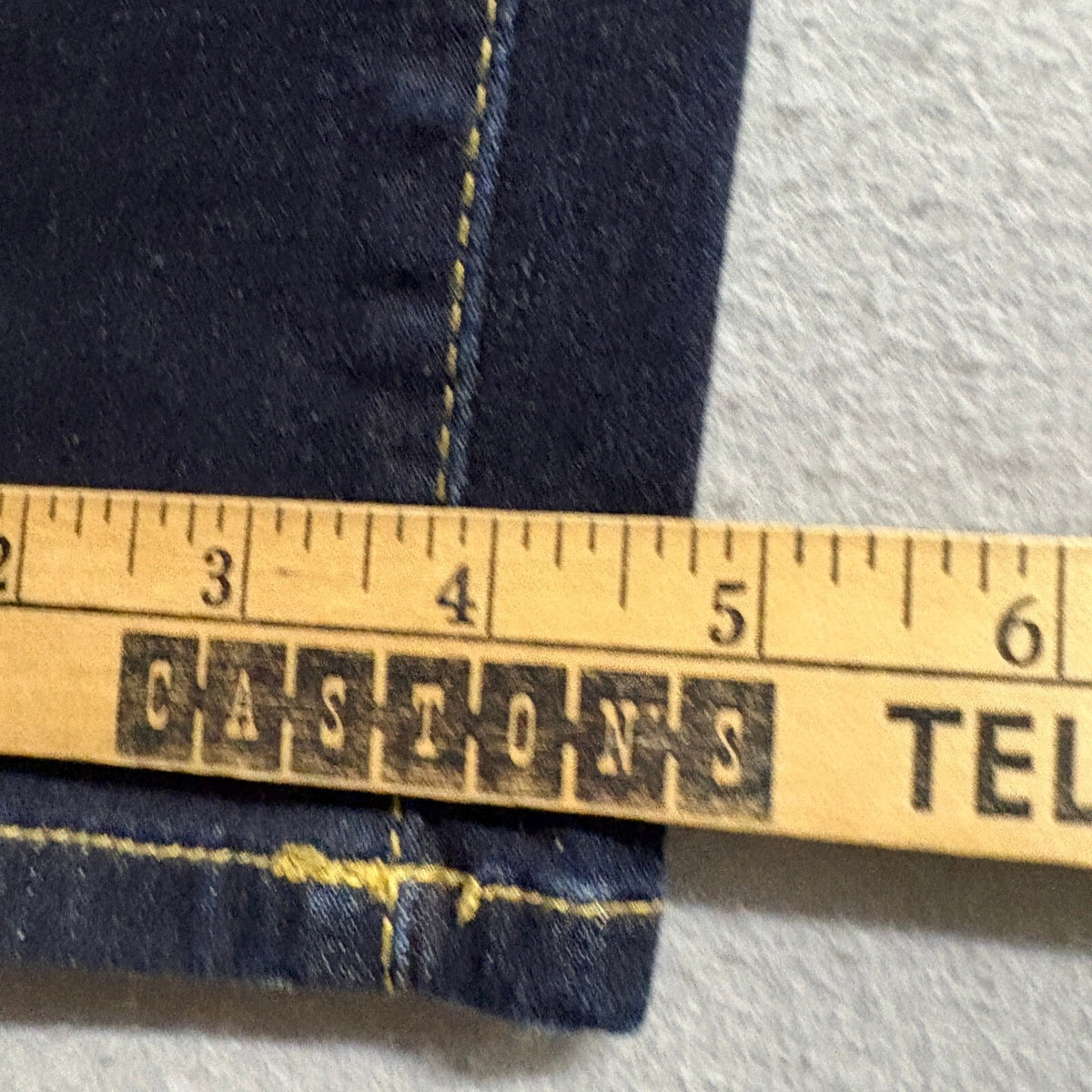 Mossimo Denim Womens Mid Rise Jegging Jeans Size 2 26R Dark Wash Distressed