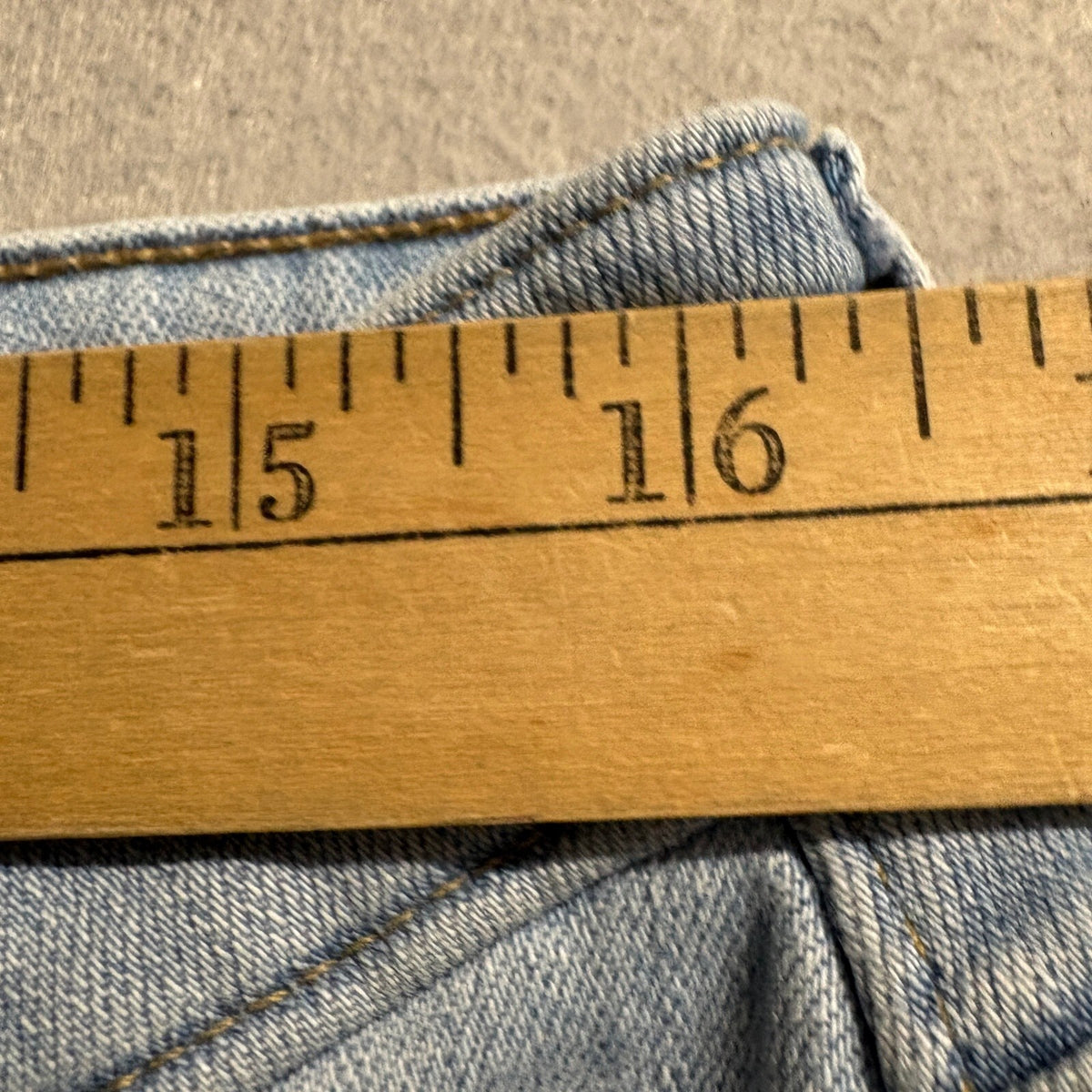 Levis 711 Skinny Jeans Womens Size 32 Light Wash Frayed Raw Hem Denim Pants