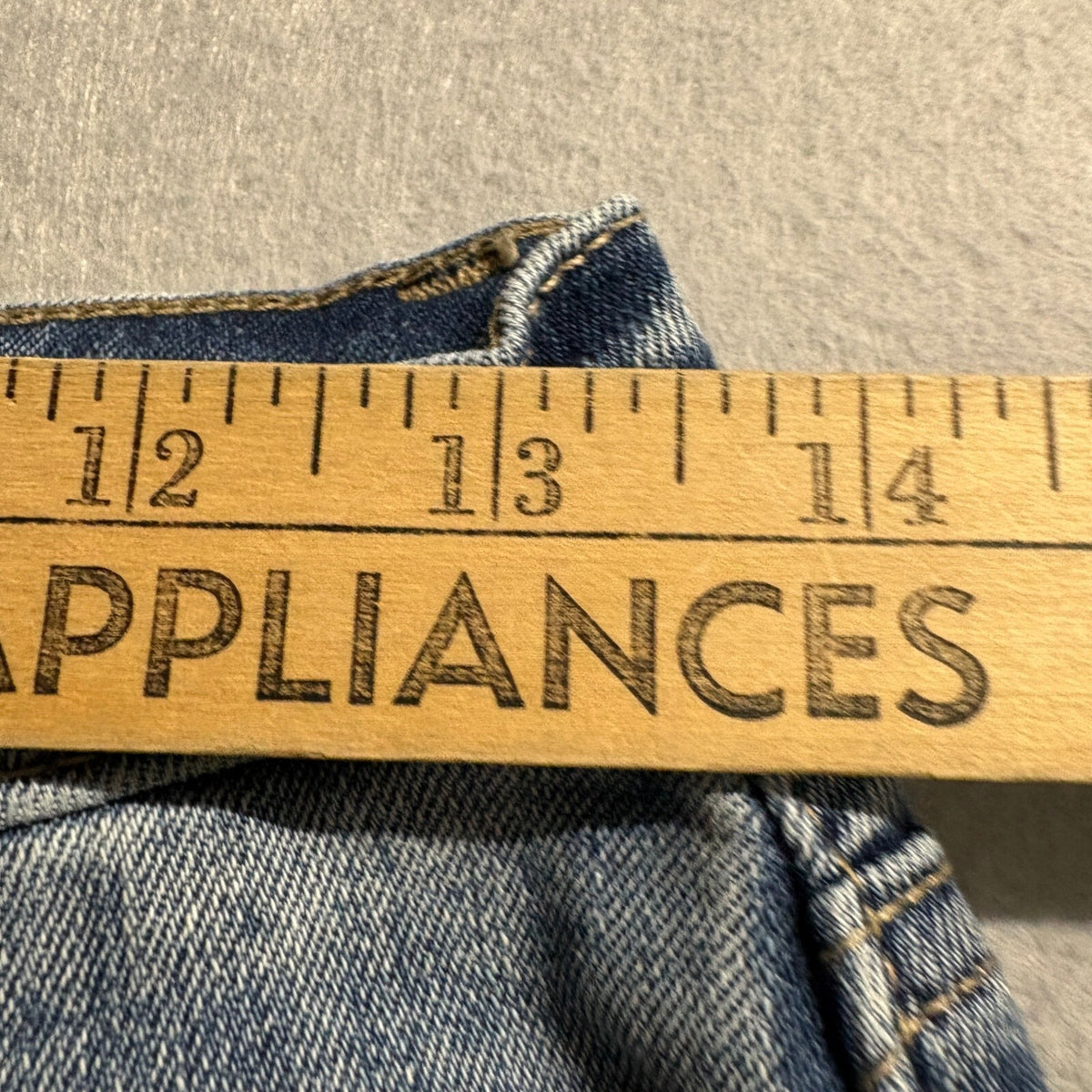 SO High Rise Wide Leg Jeans Womens Size 5 / 27 Raw Hem Medium Wash Denim Stretch