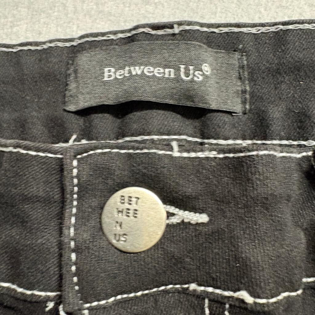 Between Us Black Cargo Pants Womens Size 9 Contrast Stitch High Rise Utility