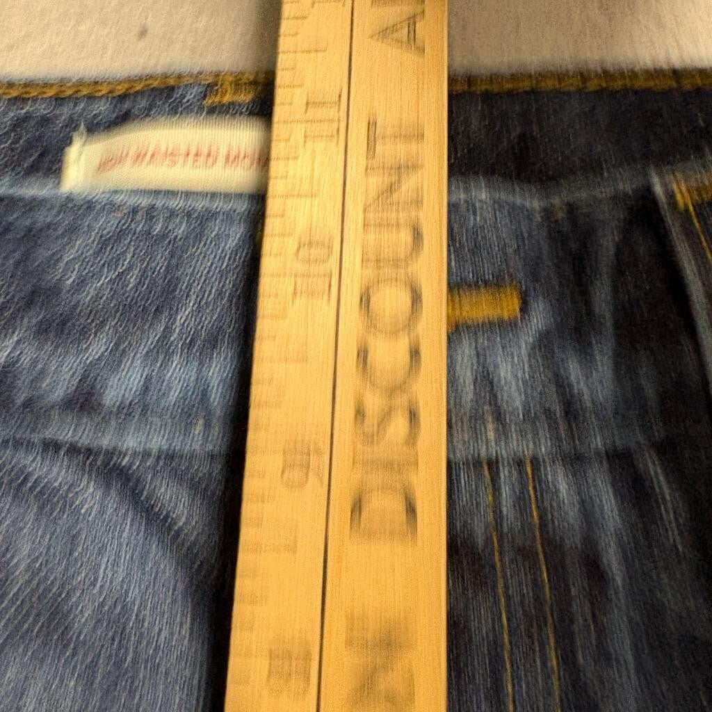 Levis High Waisted Mom Jeans Womens 26 Dark Wash Blue Denim Tapered Leg