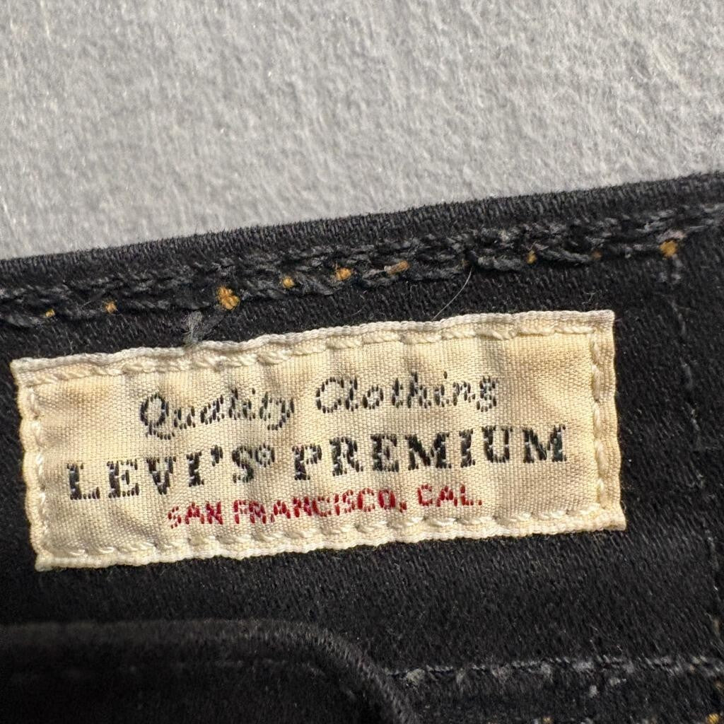 Levi's Premium 724 High Rise Straight Jeans Womens 29 Black Distressed Knee