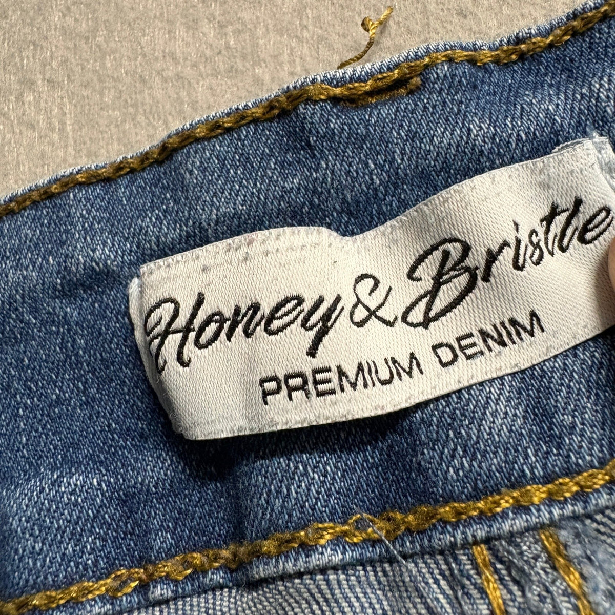 Honey & Bristle Womens Raw Hem Ankle Jeans Size 4P Blue Denim Stretch Crop