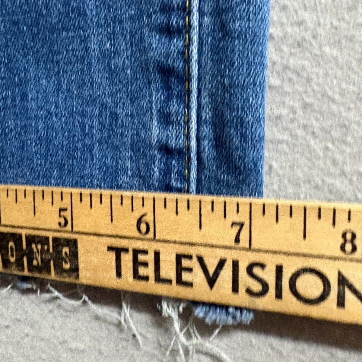 Honey & Bristle Womens Raw Hem Ankle Jeans Size 4P Blue Denim Stretch Crop