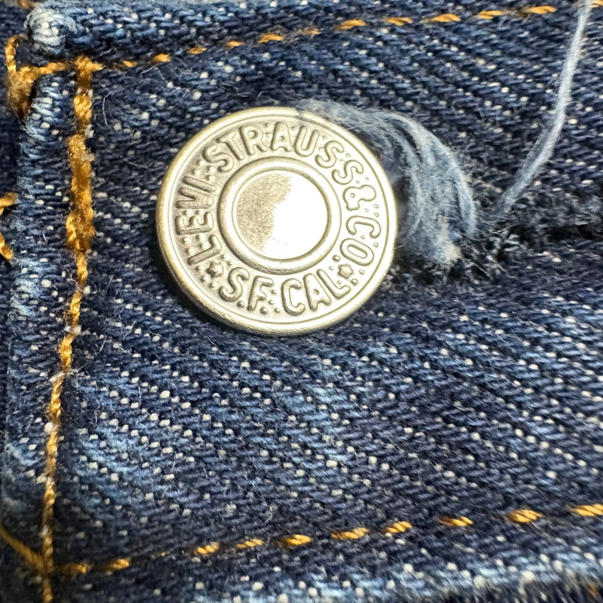 Levis 501 Button Fly Jeans Mens 34x34 Dark Wash Denim Straight Leg Blue
