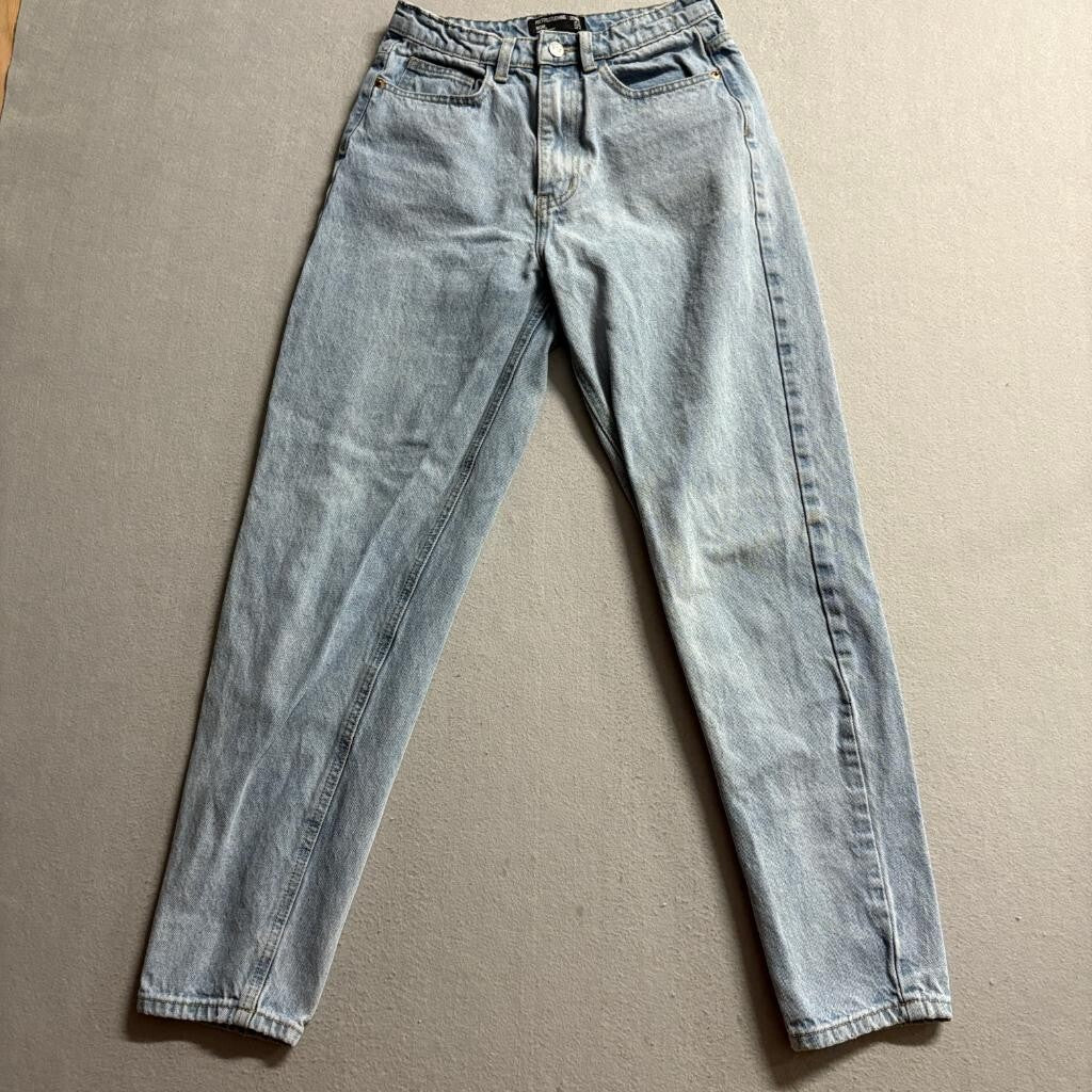 PrettyLittleThing Mom Jeans Womens US 4 Light Wash Denim High Rise Tapered Leg