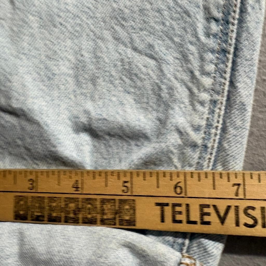 American Eagle Curvy Mom Jeans Womens 8 Short Light Wash Denim High Rise Strigid