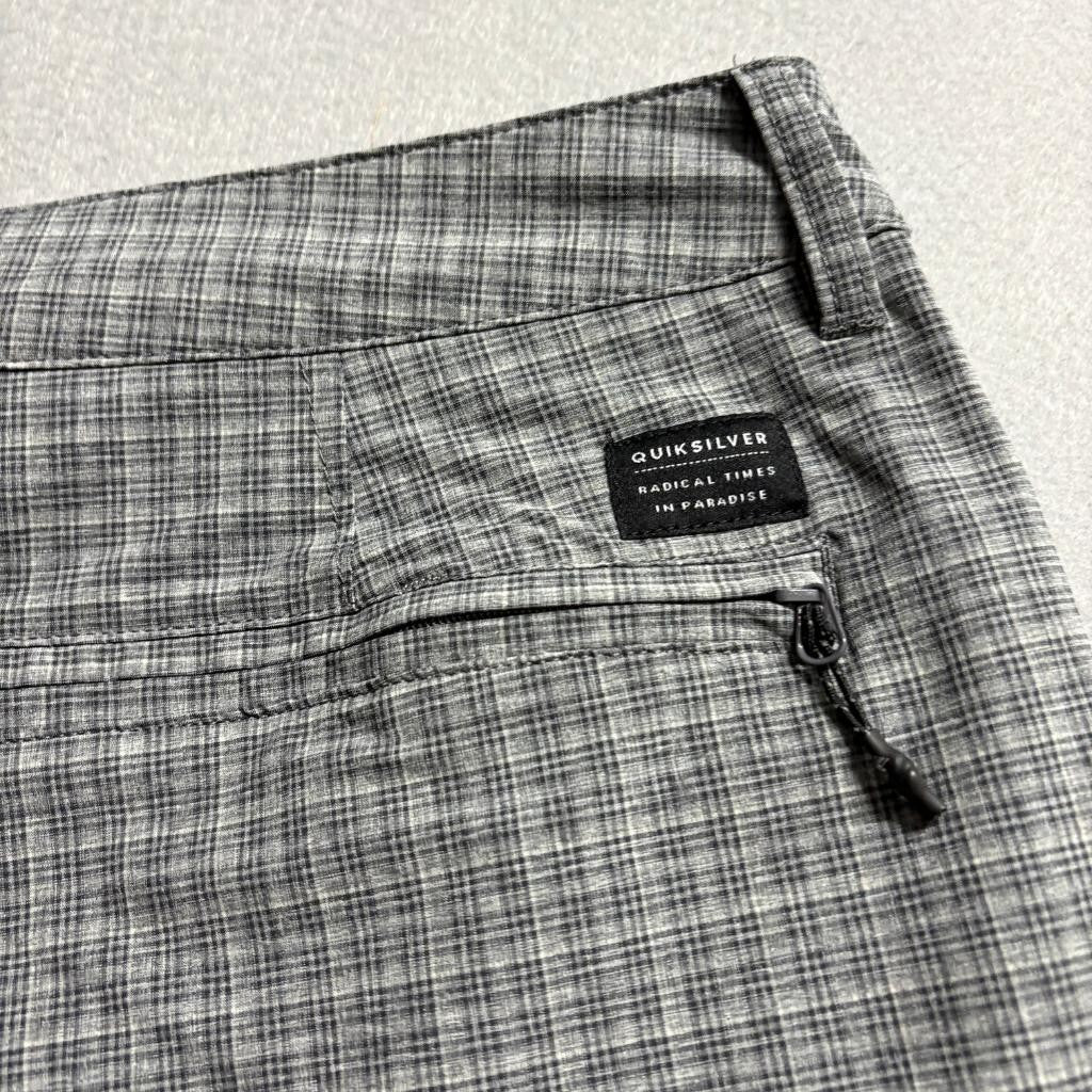 Quiksilver Amphibian Shorts Mens 38 Gray Plaid Hybrid Board Shorts Swim Walk