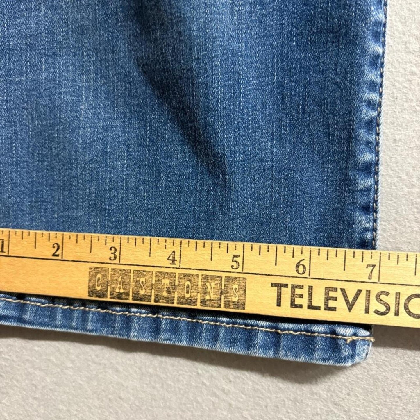 Chicos Denim Capri Jeans Womens Size 0.5 Medium Wash Stretch Cropped Blue