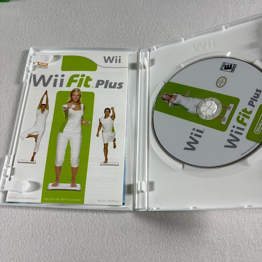 Wii Fit Plus Nintendo Wii Game Complete CIB with Manual