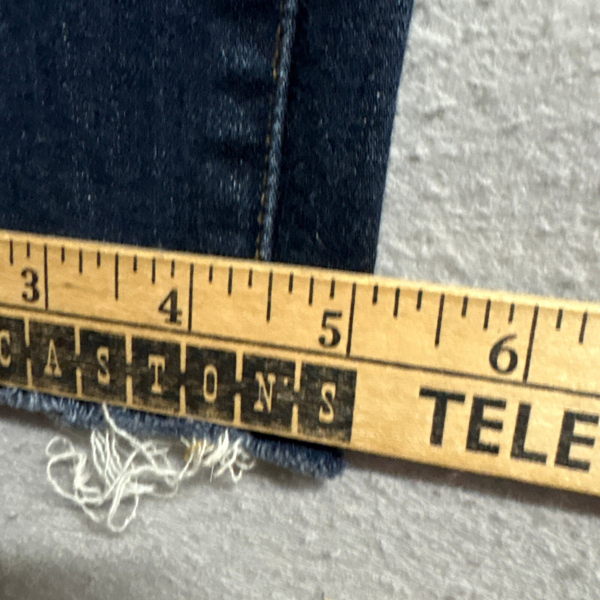 FRAME Le Skinny de Jeanne Jeans Womens Size 26 Dark Wash Raw Hem Ankle Denim