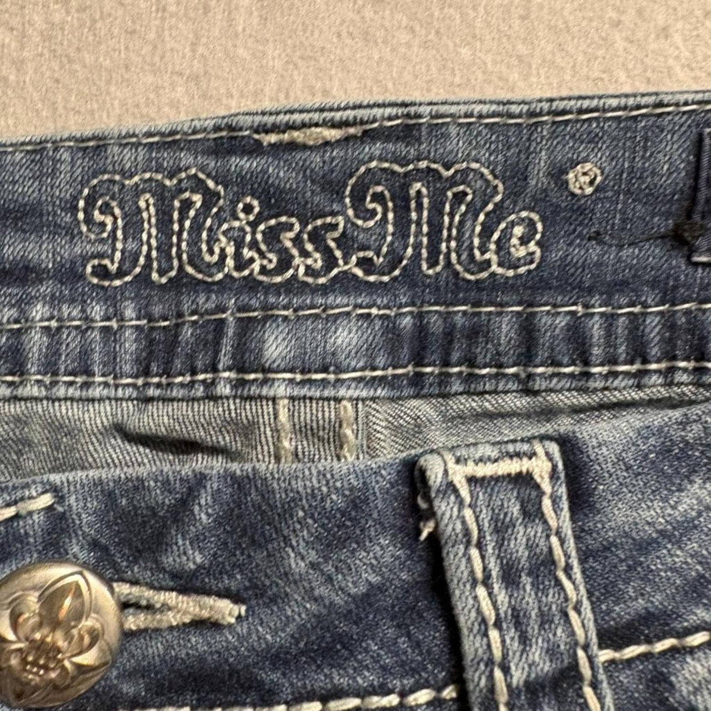 Miss Me Mid Rise Easy Cropped Jeans Womens 29 Blue Denim Embellished Rhinestone