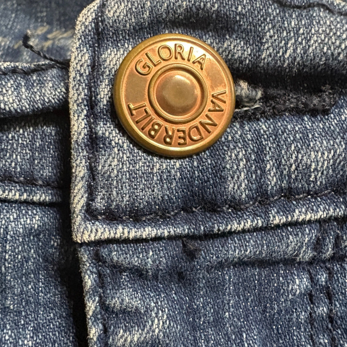 Gloria Vanderbilt Amanda Skimmer Denim Shorts Womens Size 12 Blue Jean Capris