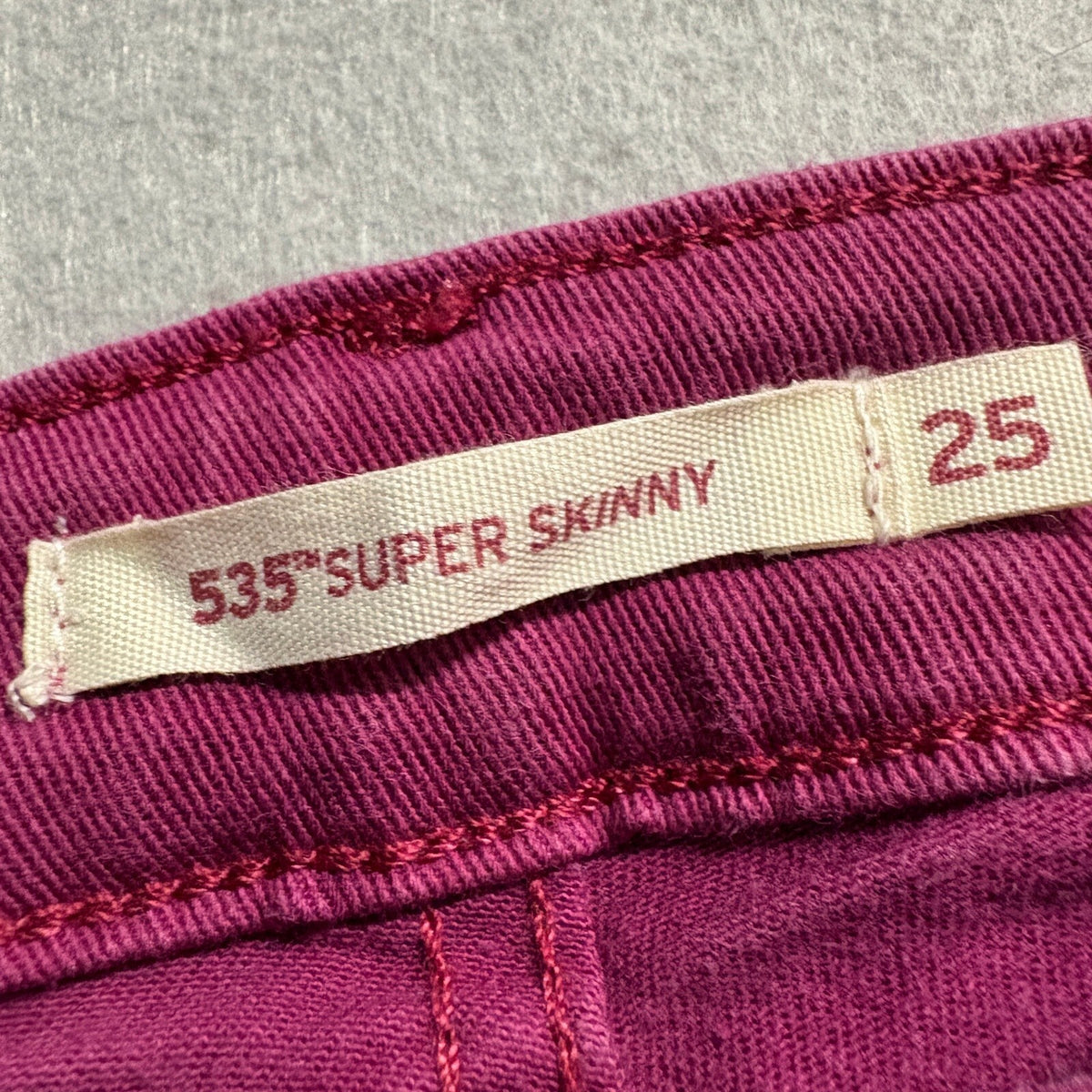 Levi's 535 Super Skinny Jeans Womens Size 25 Purple Magenta Stretch Denim Pants