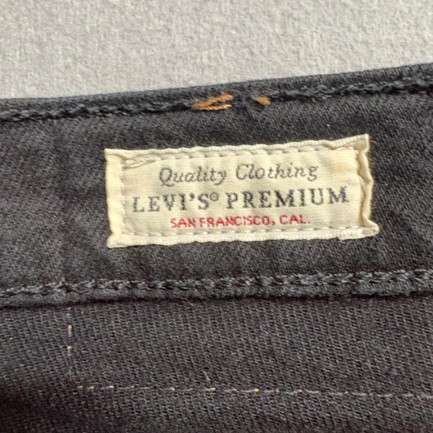 Levis Premium 501 Straight Leg Jeans Womens Size 23 Black Denim Cropped 23x26