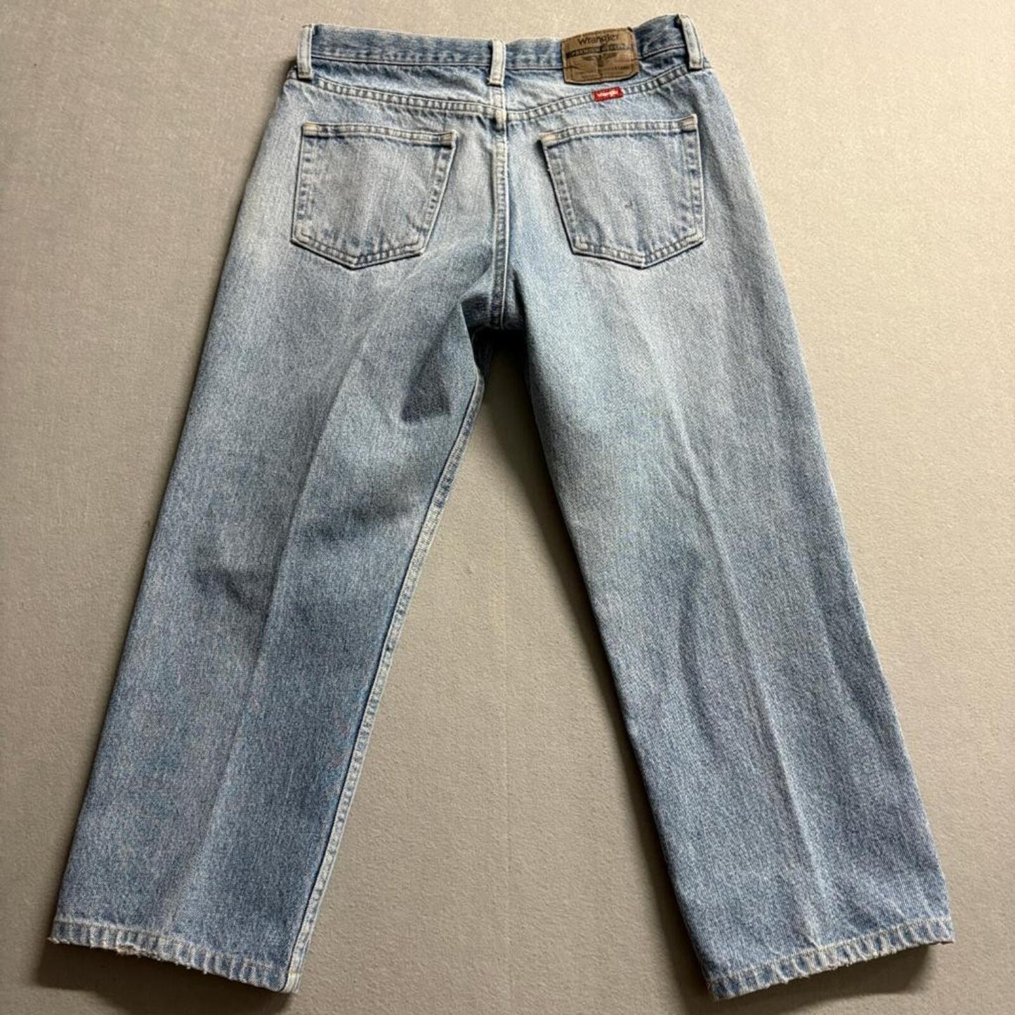 Wrangler Premium Quality Jeans Mens 32x30 Light Wash Distressed Blue Denim