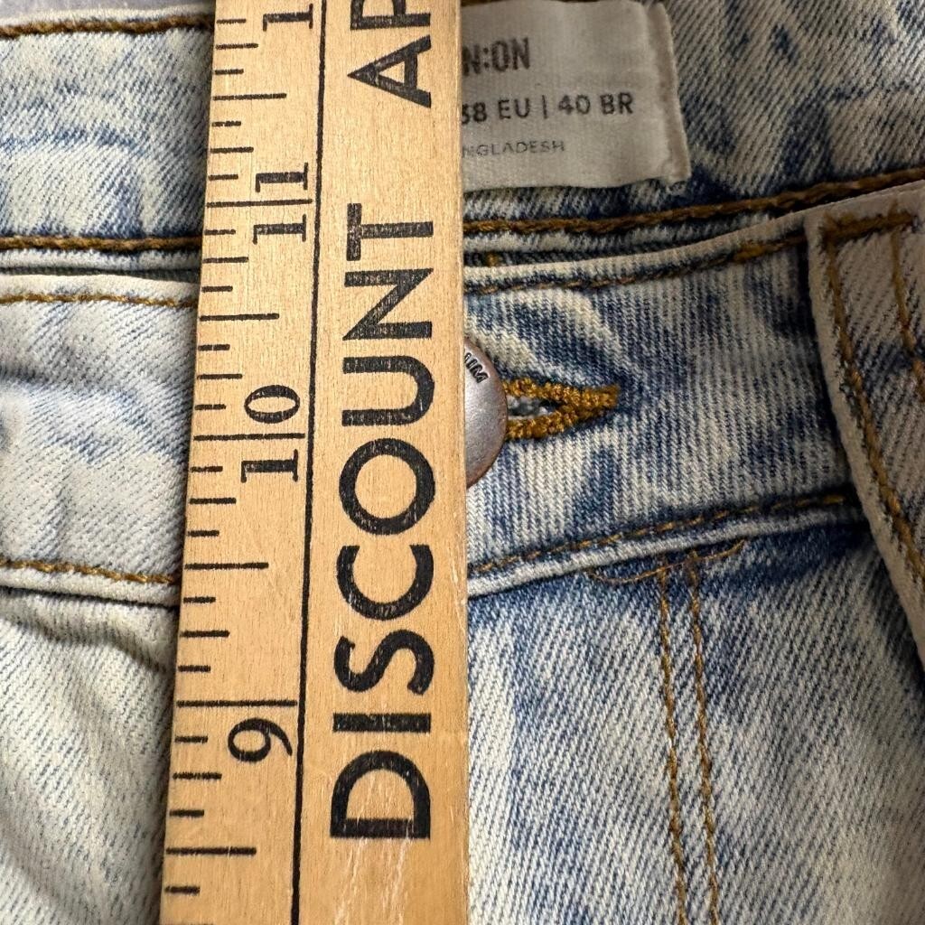 Cotton On Stretch Mom Jeans Womens US 6 Light Wash Distressed High Rise Denim
