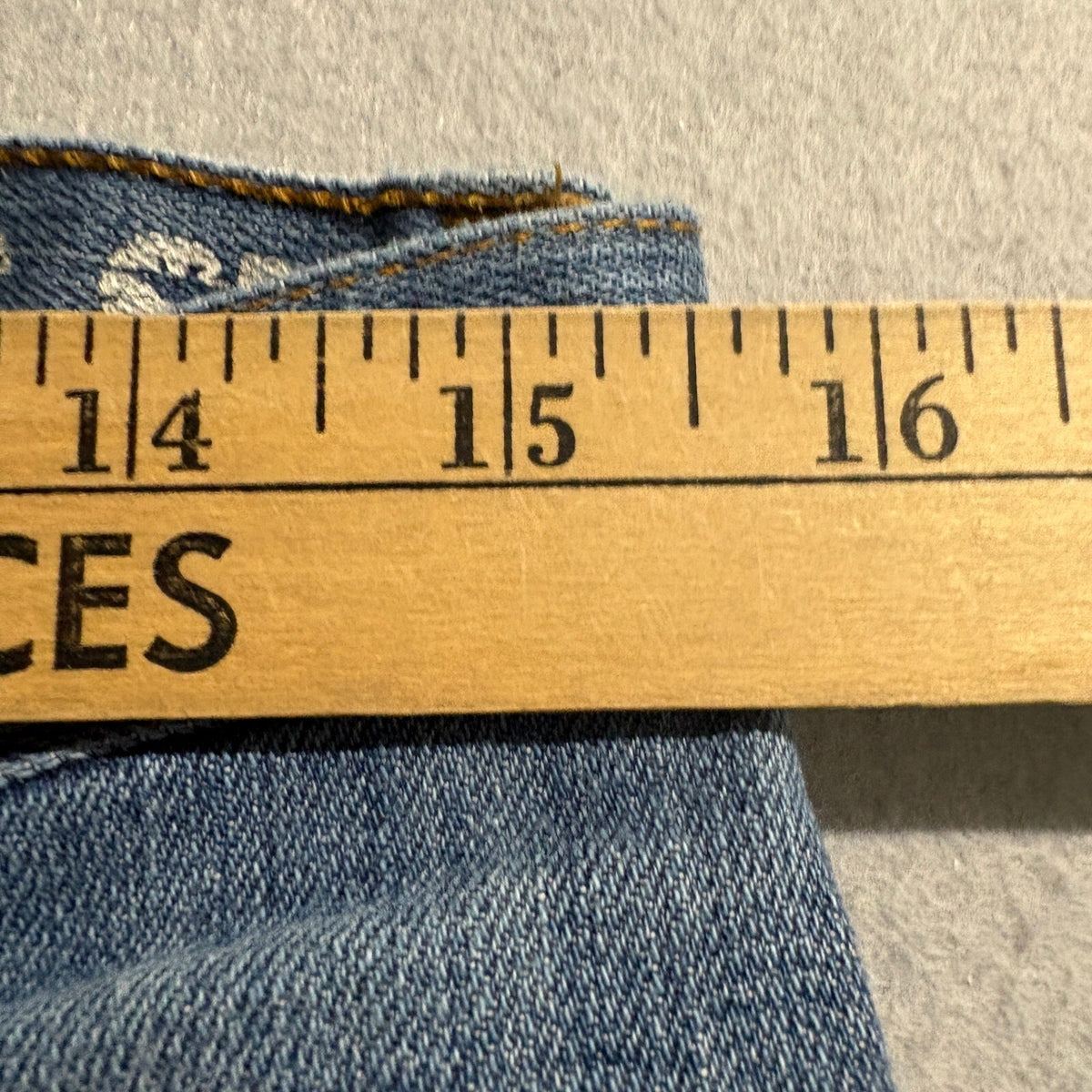 Vans V66 Standard Distressed Mens Blue Denim Jeans Size 30 x 30 Ripped Knees