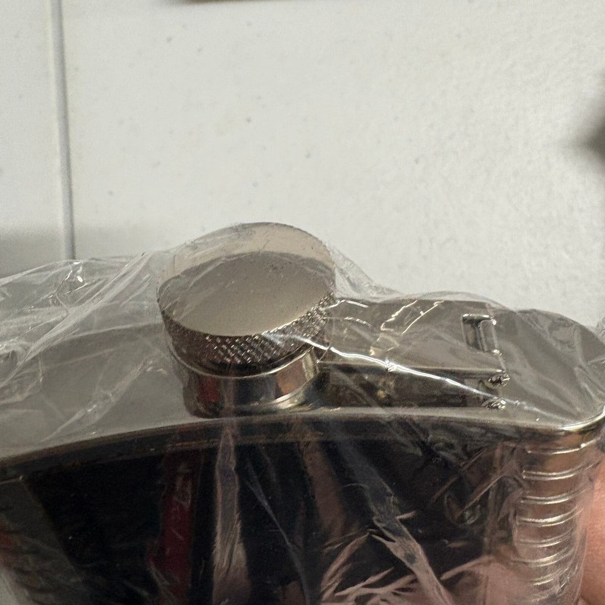 Devonshire Jewelry Co Stainless Steel 8 oz Flask Leather Wrap Crown Logo Boxed