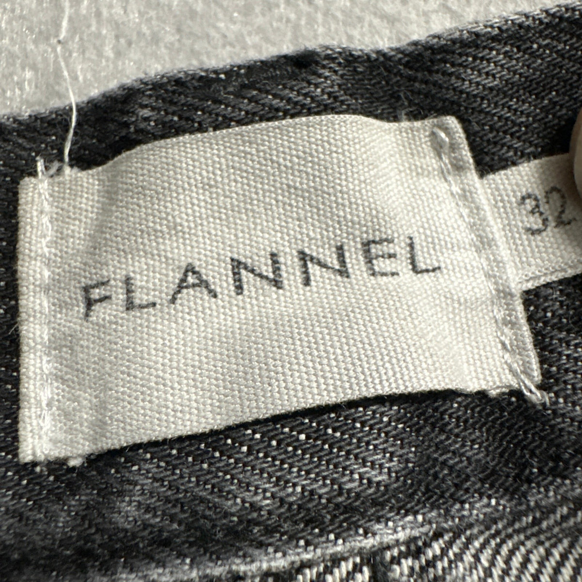 FLANNEL Mens Size 32 Black Denim Jeans 100 Cotton Straight Leg Washed Black