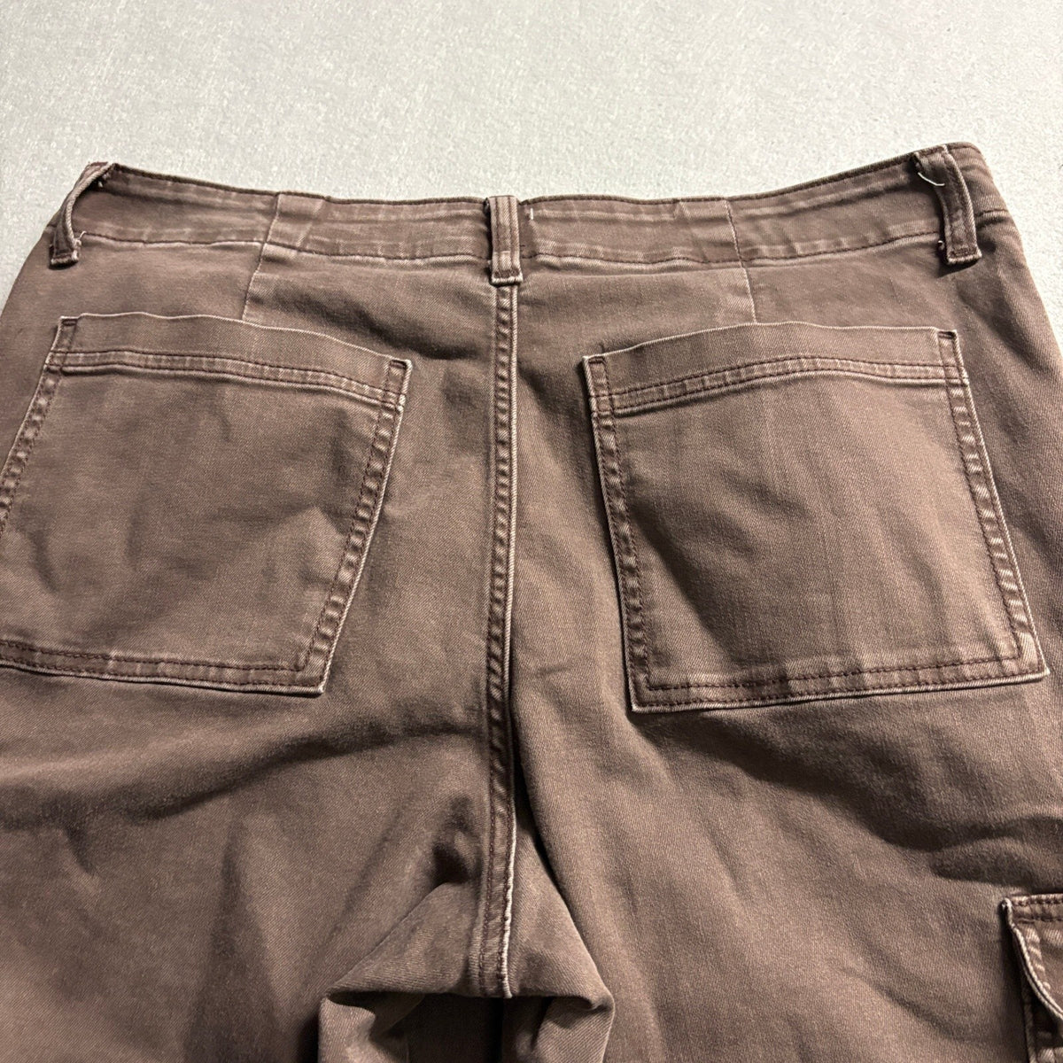 Universal Thread Womens Boyfriend Cargo Pants Size 12 Brown Stretch Casual