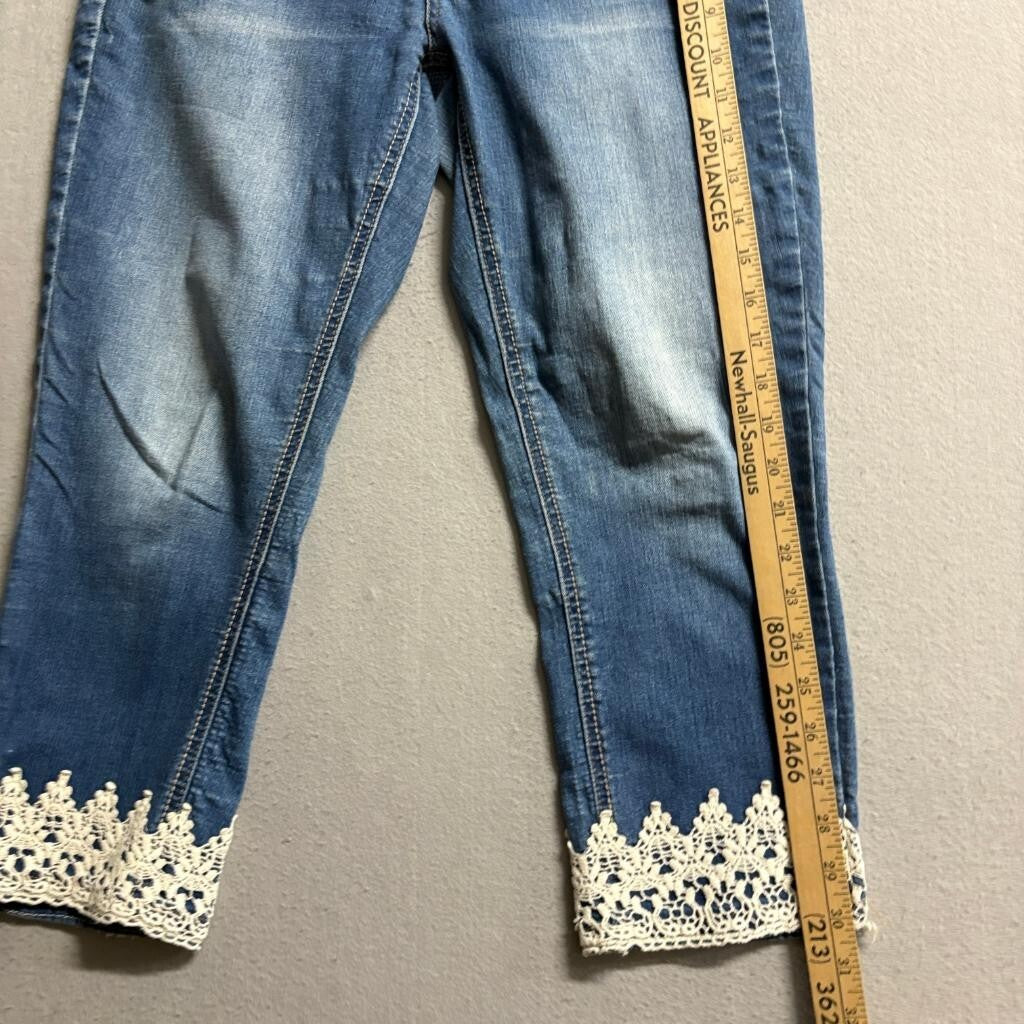 Stitch Star Crop Jeans Womens 8P Blue Denim Lace Trim Hem Stretch Capris