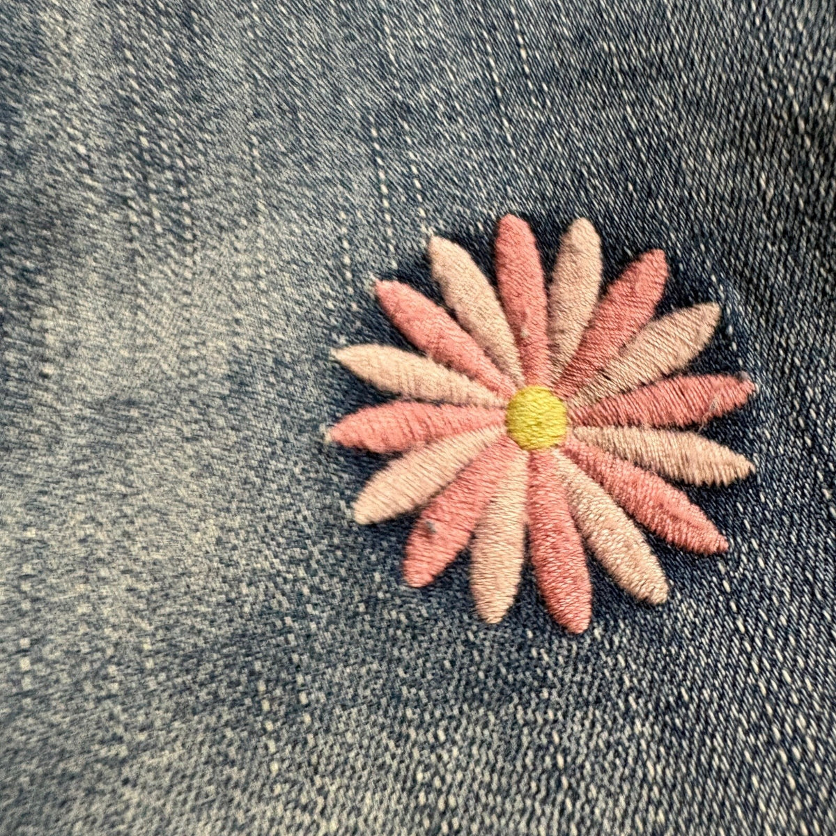 Coco Carmen Daisy Embroidered Distressed Jeans Womens Size M Medium Blue Denim