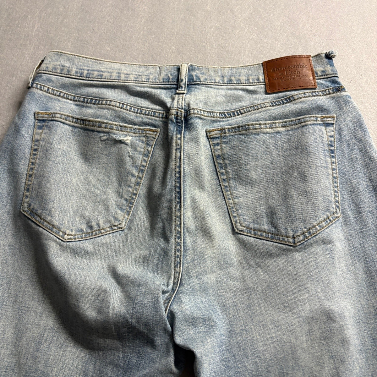 Abercrombie & Fitch Mens Athletic Slim Stretch Jeans Light Wash Size 34 x 32