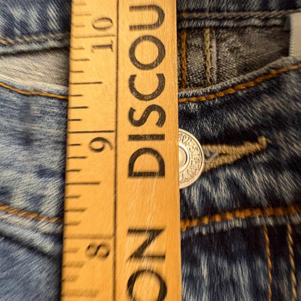 Levis 515 Womens Cuffed Capri Jeans Size 8 Medium Wash Denim Stretch Crop