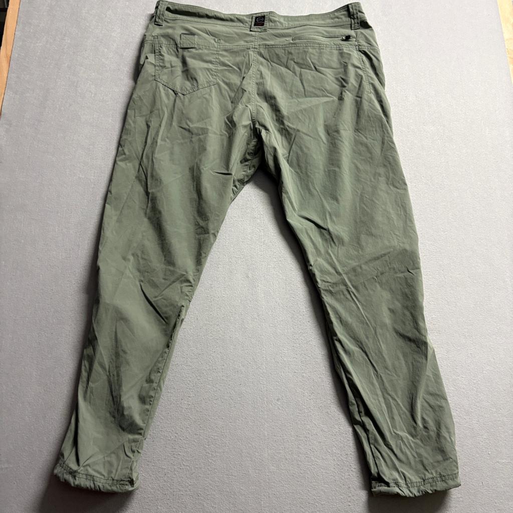 Wrangler ATG Mens 40x30 Green All Terrain Gear Nylon Stretch Utility Pants