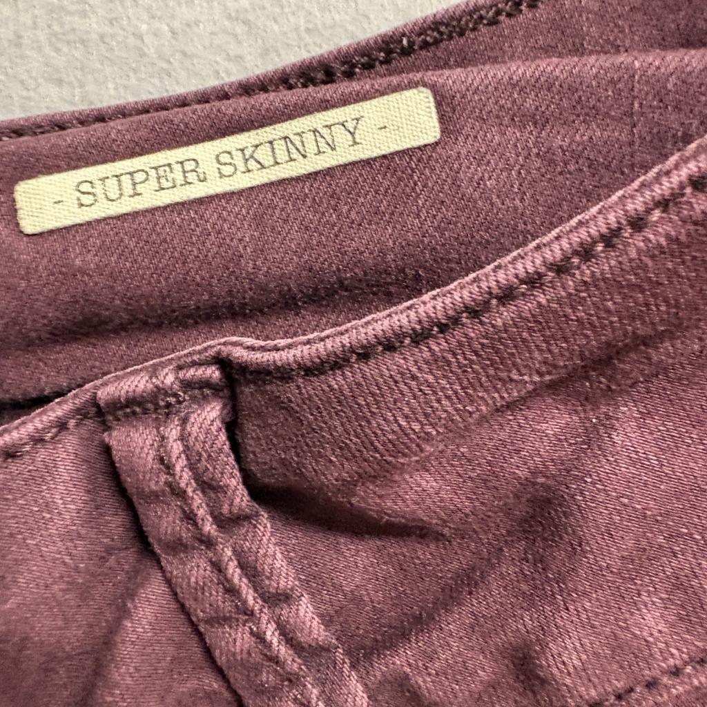 Lovesick Super Skinny Jeans Womens Size 11 Burgundy Maroon Stretch Denim