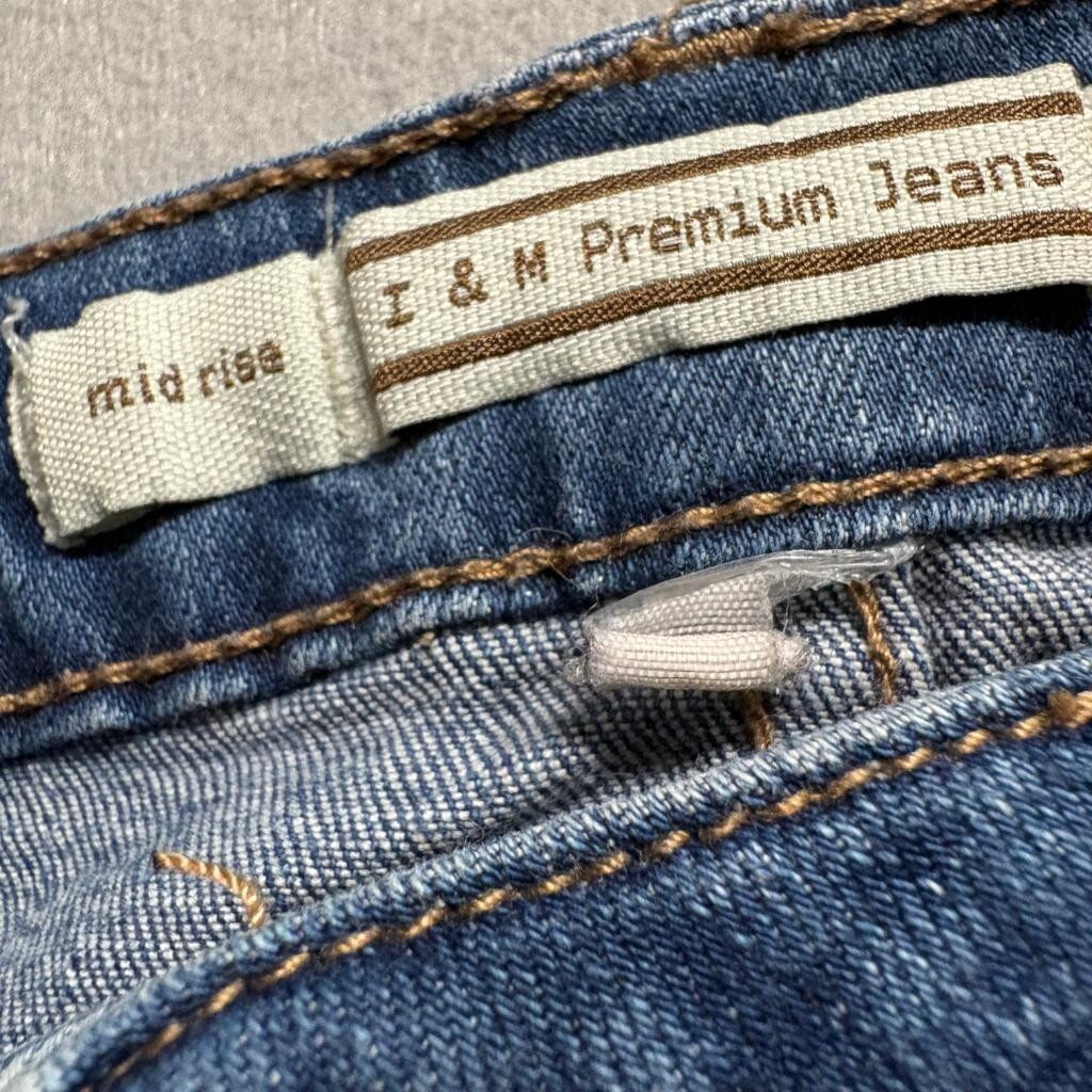 I & M Premium Jeans Womens Size 9 Blue Mid Rise Distressed Ripped Knee Skinny