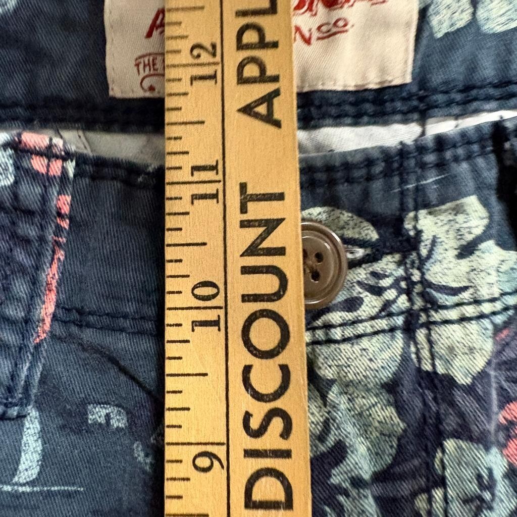 Arizona Jean Co Mens Shorts Size 34 Blue Floral Tropical Cotton Flat Front Chino