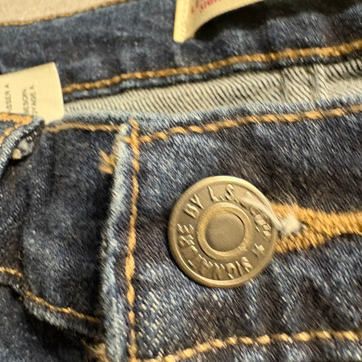 Signature by Levi Strauss Co Mens 34x34 Relaxed Fit Blue Jeans Dark Wash