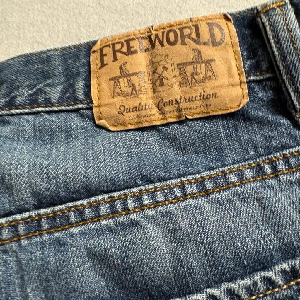 Free World Drifter Jeans Mens 33 Blue Denim Straight Leg 100% Cotton