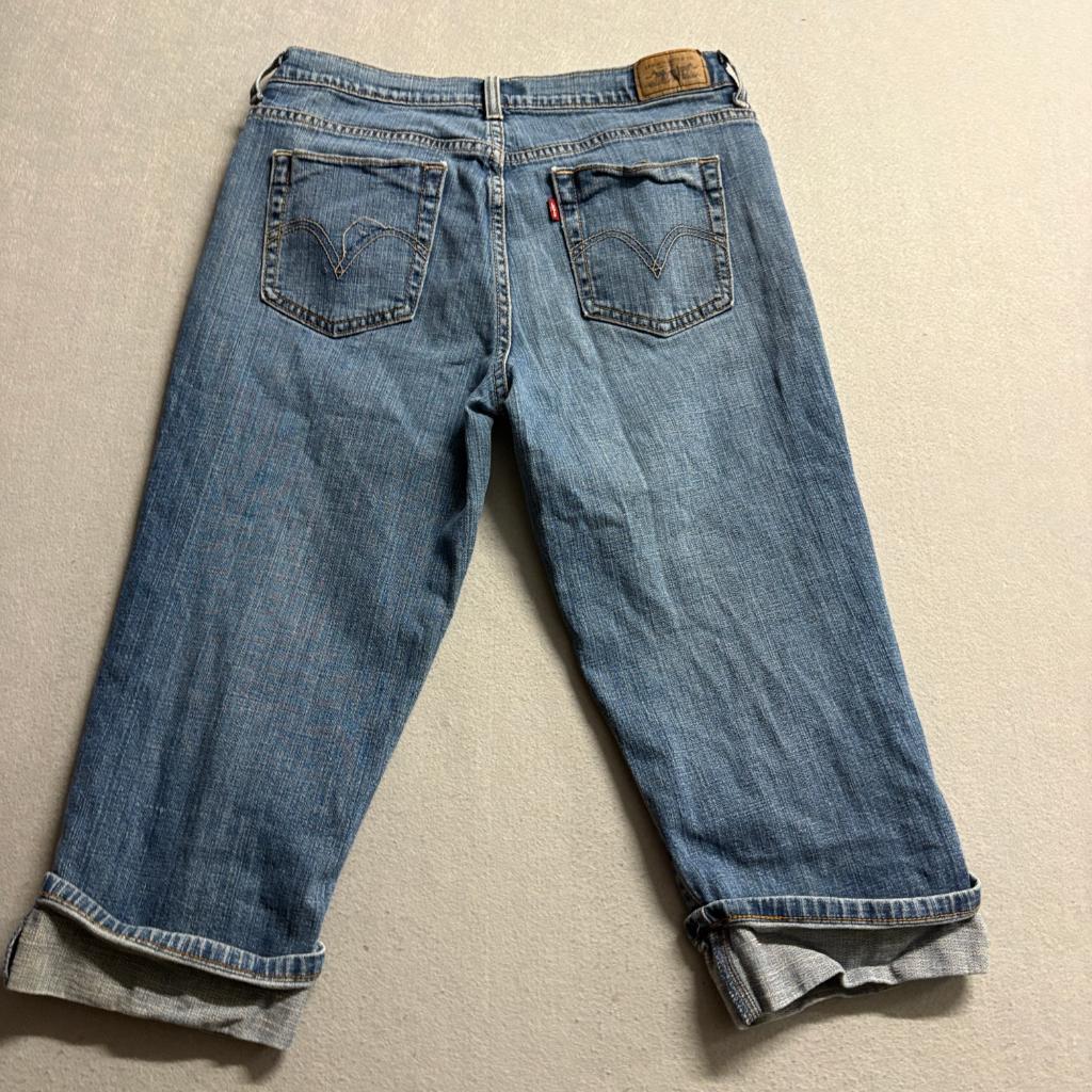 Levis 515 Womens Cuffed Capri Jeans Size 8 Medium Wash Denim Stretch Crop