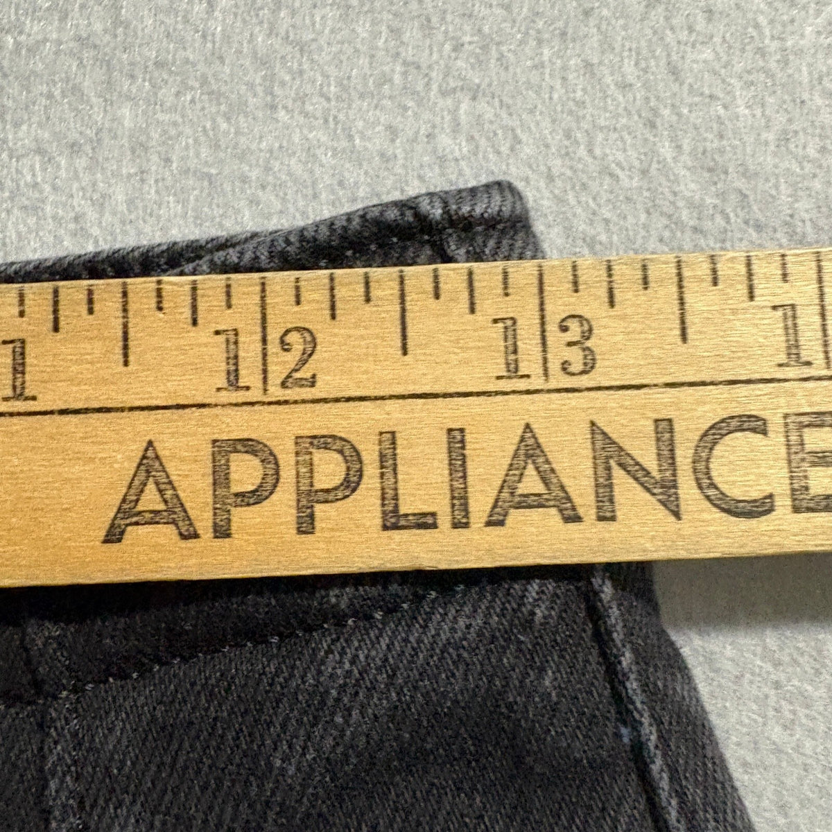 Levis High Waisted Taper Jeans Womens Size 25 W25 L29 Black Pleated Denim