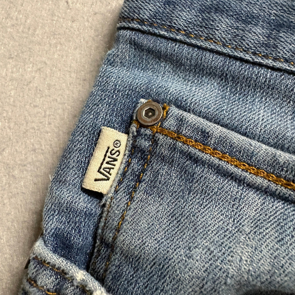 Vans V66 Standard Distressed Mens Blue Denim Jeans Size 30 x 30 Ripped Knees
