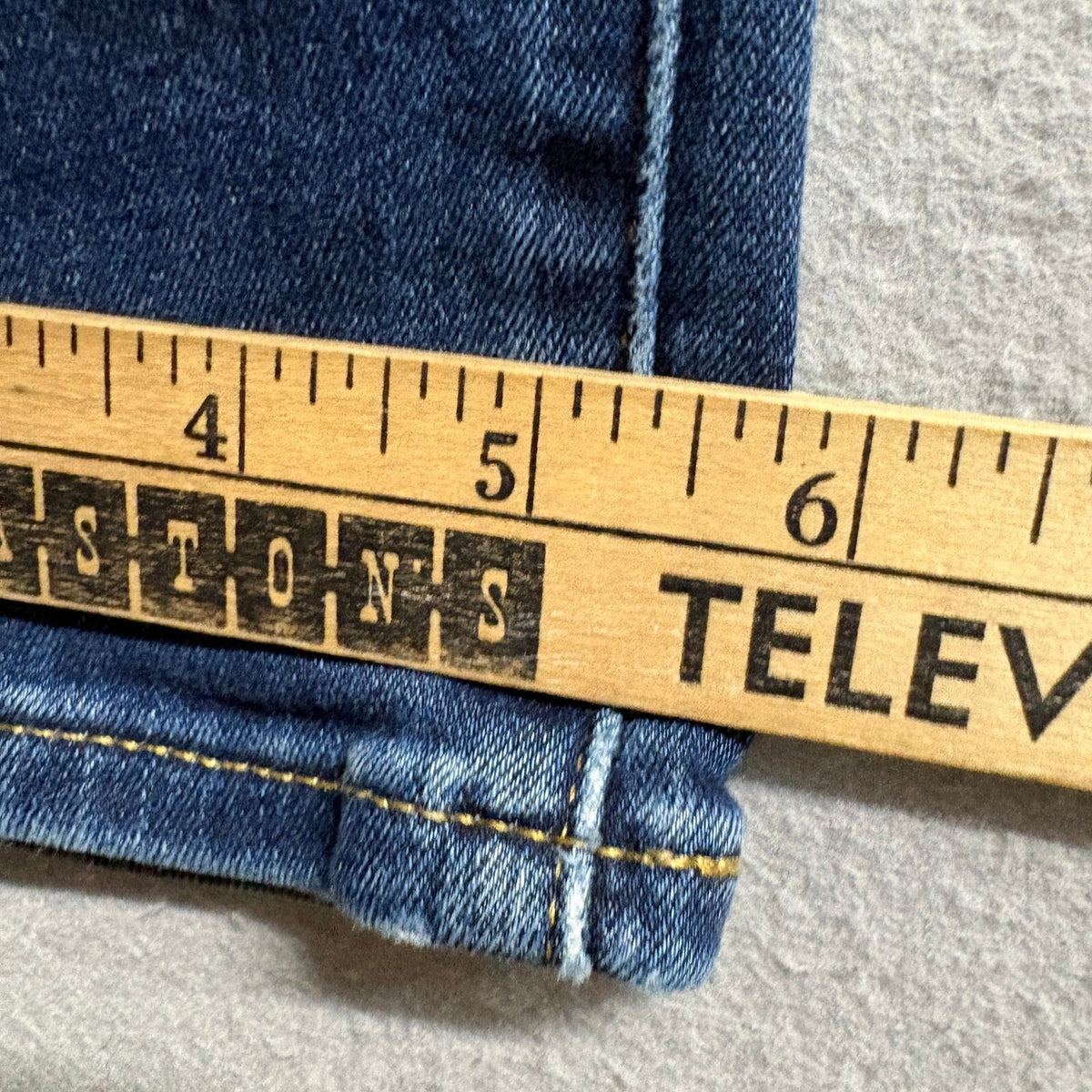 Levi's 311 Shaping Skinny Jeans Womens 32 Blue Denim Stretch Mid Rise Pants