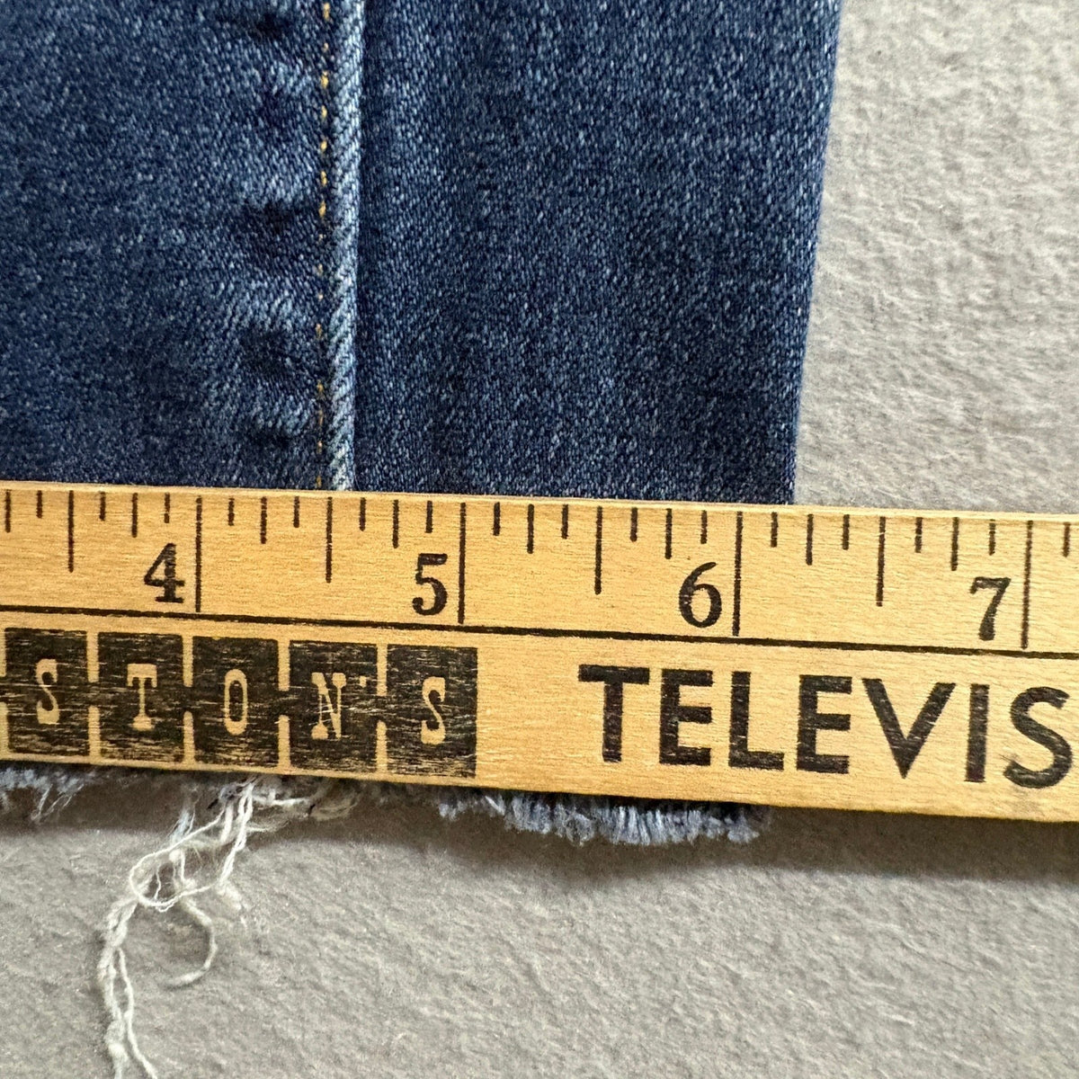 Levi's 724 High Rise Straight Jeans Womens 29 Blue Denim Raw Hem Cutoff W29 L29