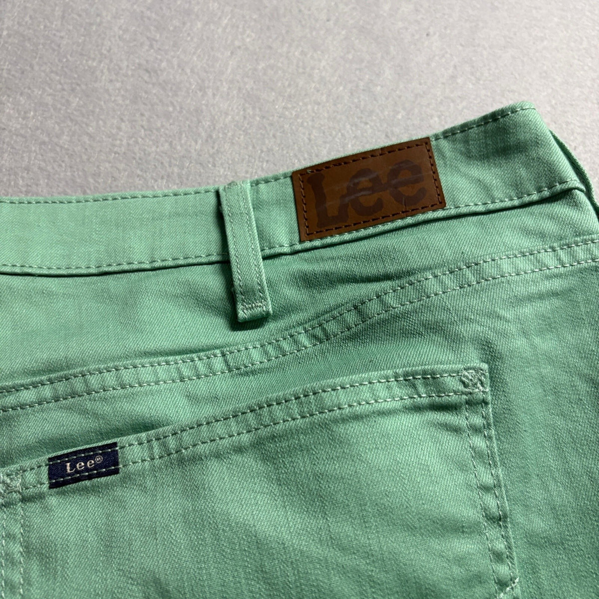 Lee Capri Pants Womens 22M Palm Green Mid Rise Regular Fit Stretch Denim New