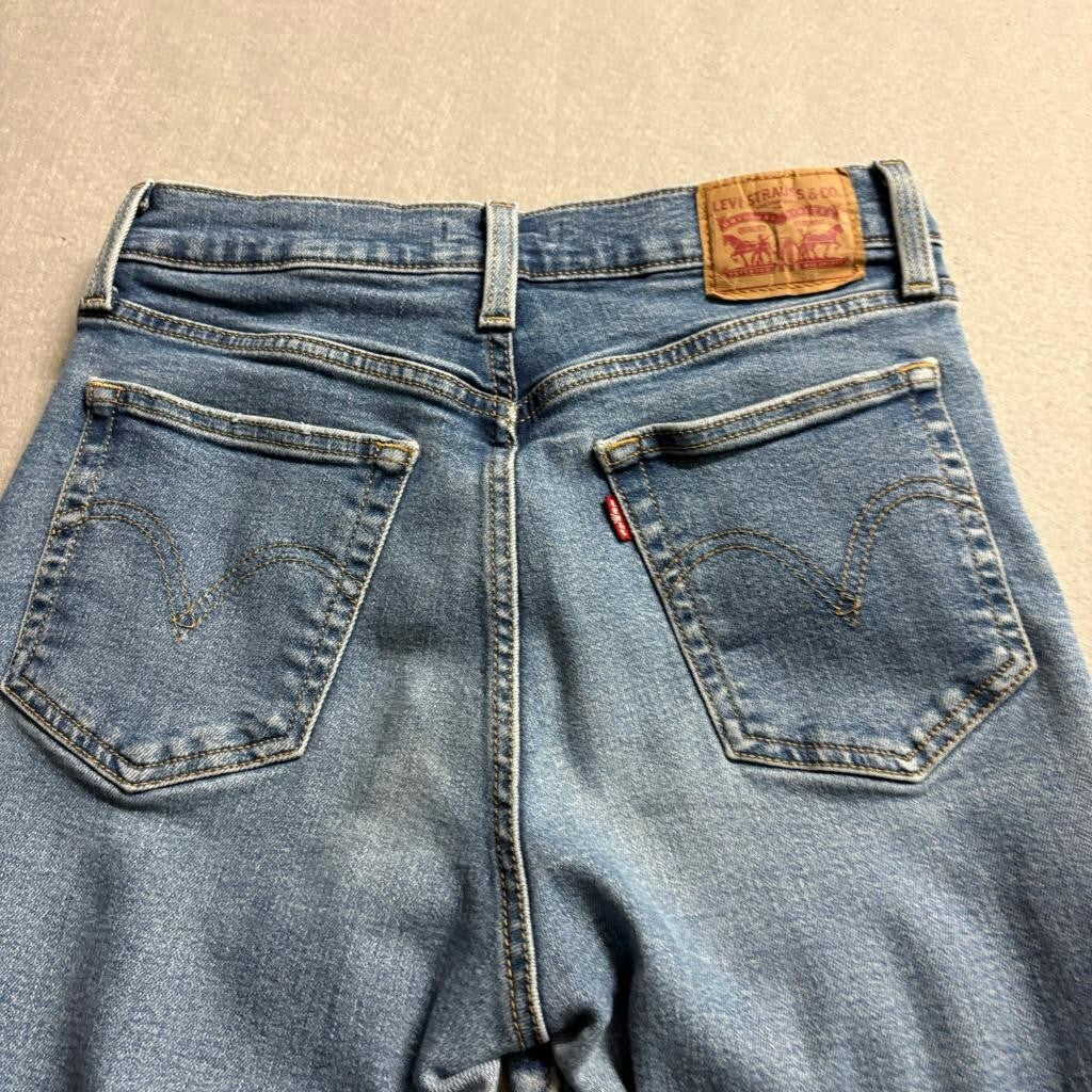 Levis Wedgie Straight Jeans Womens 29 Blue Distressed Raw Hem High Rise Denim
