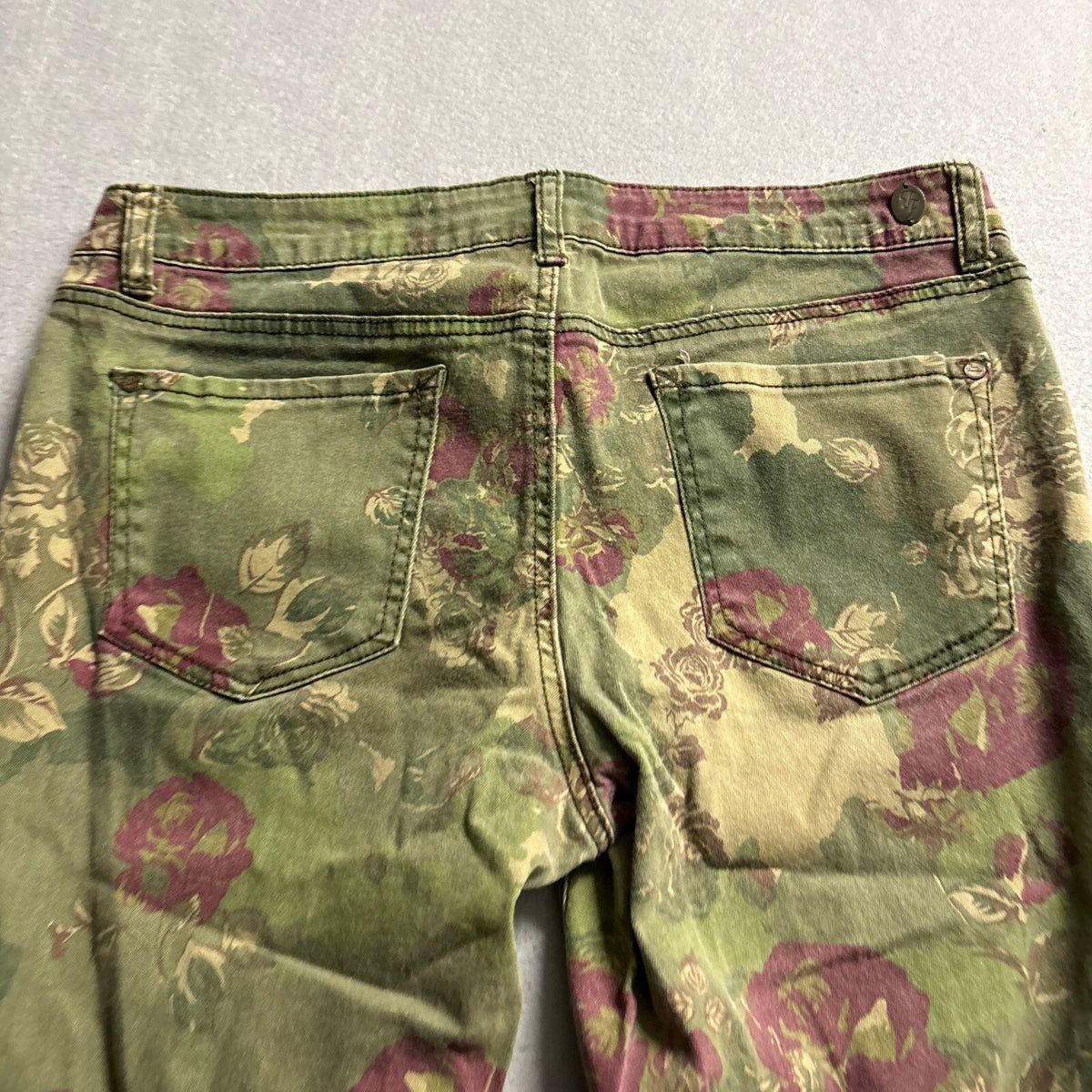 True Freedom Floral Camo Jeans Juniors Size 13 Olive Green Purple Rose Print
