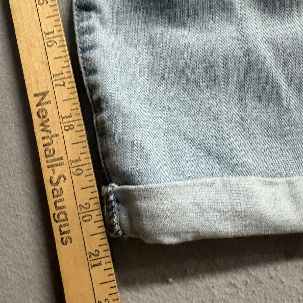 Levis 311 Shaping Skinny Capri Jeans Womens 18W Light Wash Denim Stretch Crop