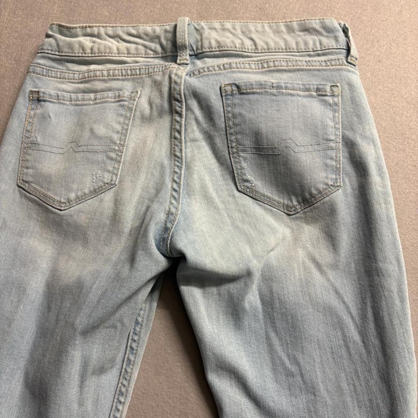 Arizona Jean Co Super Skinny Jeans Womens Size 1 Light Wash Distressed Denim