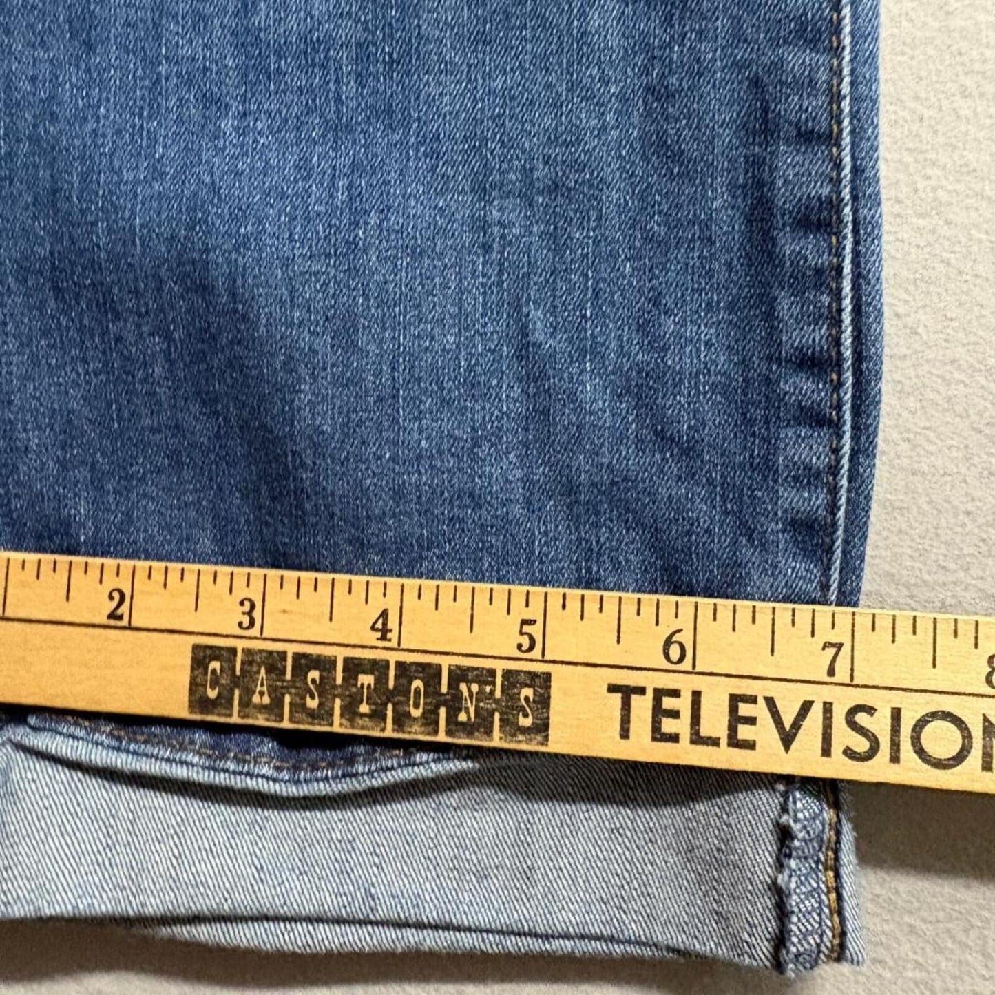 Signature by Levi Strauss Co Womens Mid Rise Capri Jeans Size 16 Blue Denim