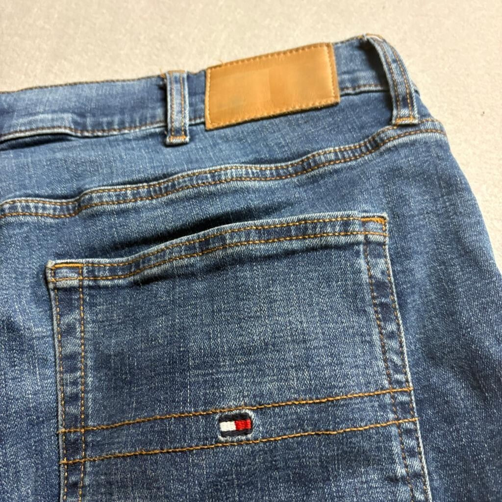 Tommy Hilfiger Jeans Mens 38x32 Blue Denim Straight Leg Stretch Pants