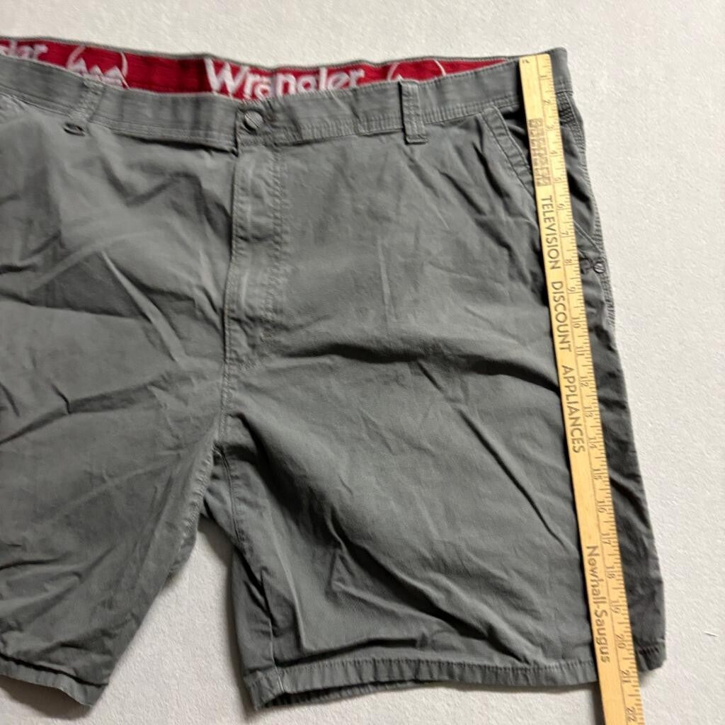 Wrangler Mens Cargo Shorts Size 48 Gray Cotton Blend Stretch Flat Front